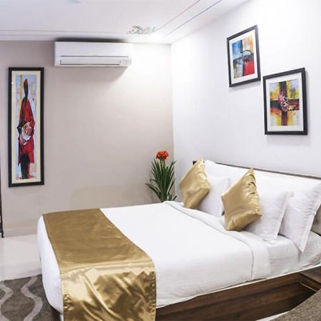 Hotel Kingfisher Udaipur Exterior photo